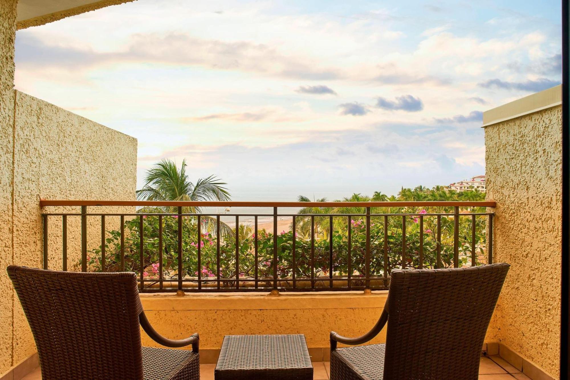 Marriott Puerto Vallarta Resort & Spa Bagian luar foto